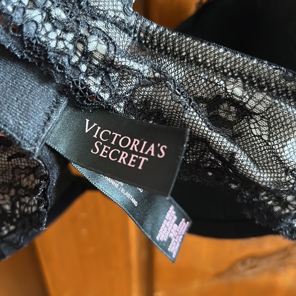 Gorgeous VS lace demi bra 32B - Picture 7 of 7